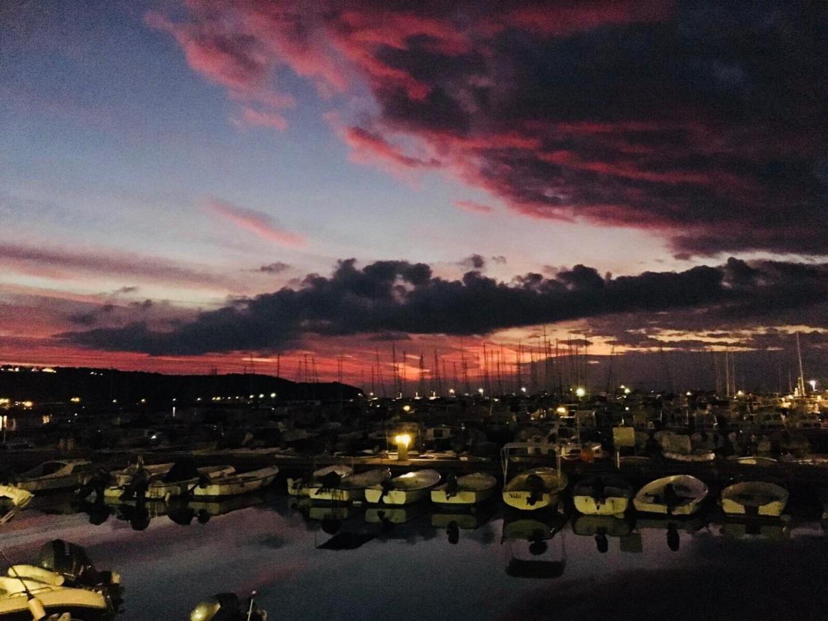 First Row To The Sea - Maremi Izola Apartment Terrace Dış mekan fotoğraf